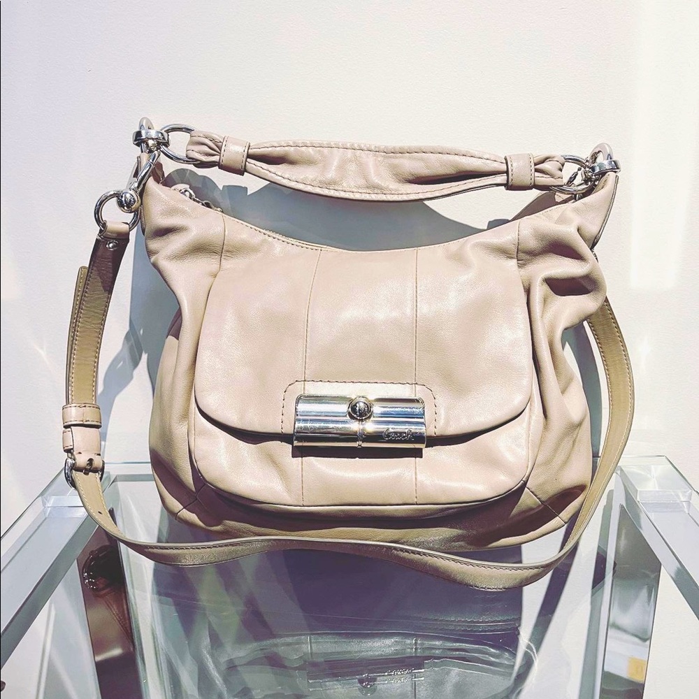COACH. Shoulder/crossbody bag. Like new.